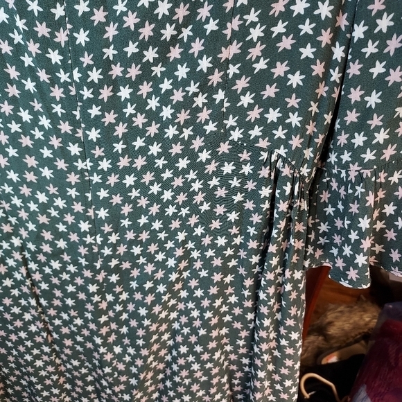 Boden size 6 sage green with white and light pink starfish/stars jersey dress - Picture 11 of 14